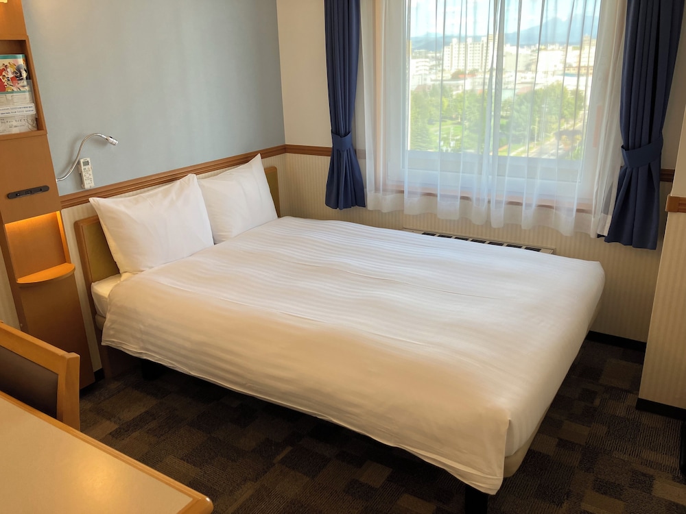 ECONOMY, DOUBLE BED, SMOKING