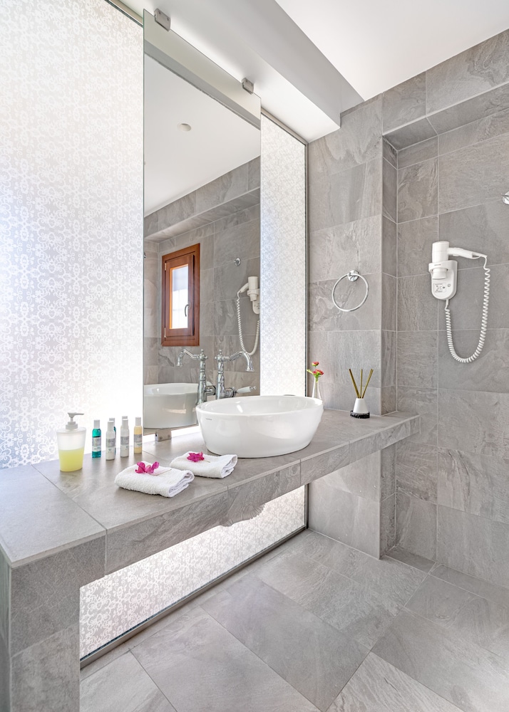 Hermes Suites 49/50