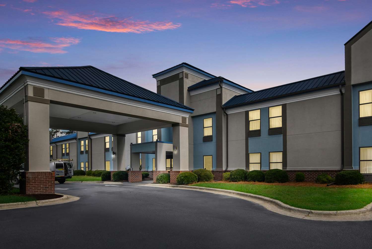 SureStay Plus Hotel by Best Western Tarboro 1/8
