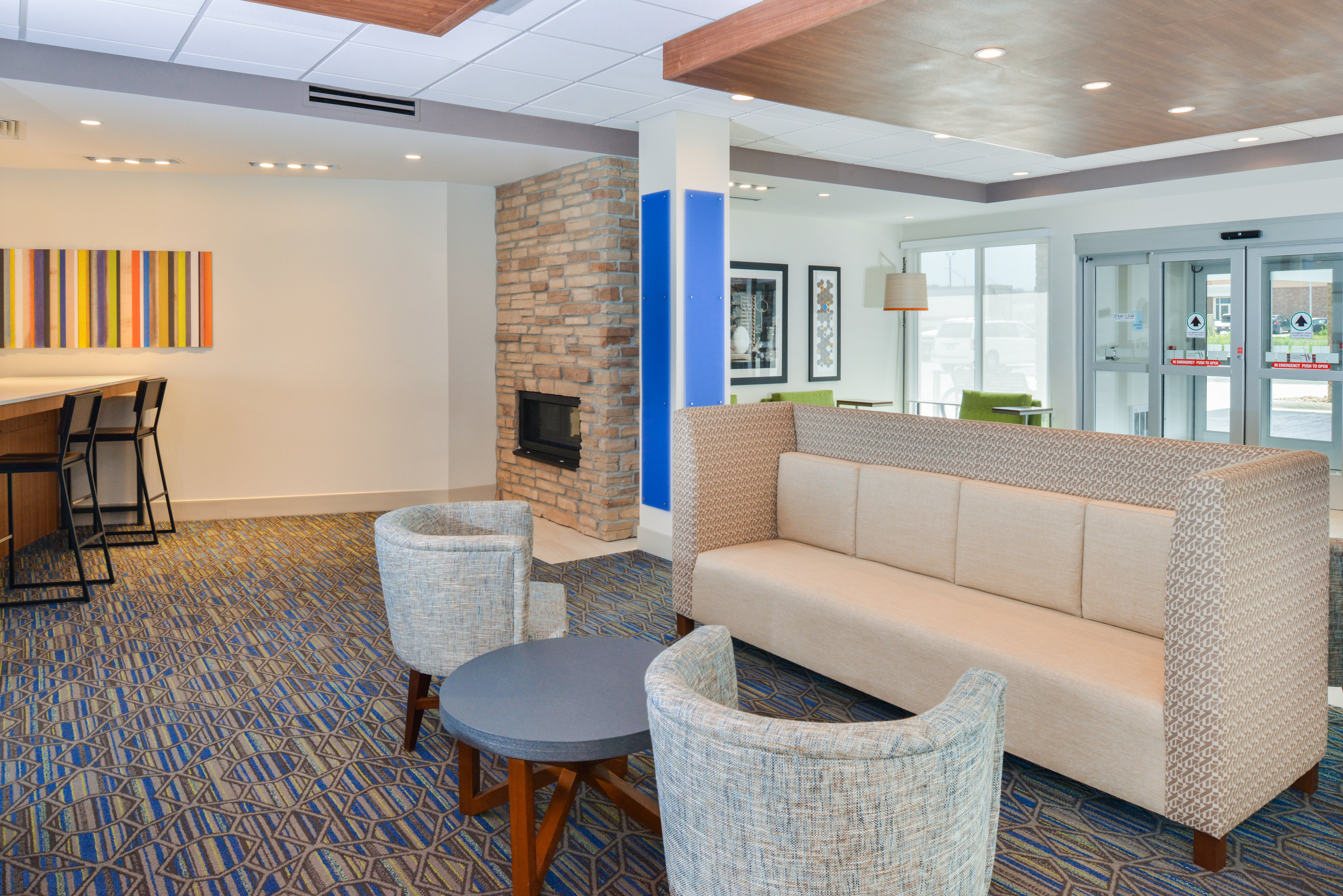 Holiday Inn Express Suites Chadron 44/76