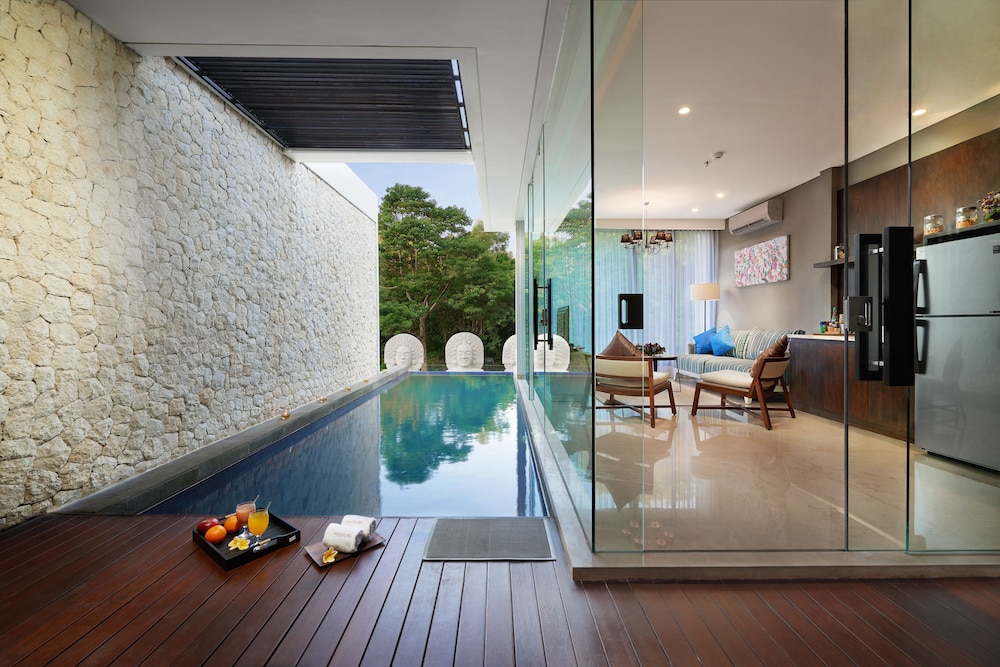 The Sterling Hotel & Villa's 19/57