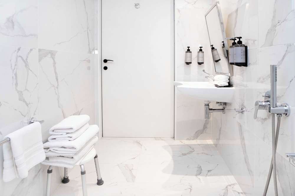 Luwian Athens Boutique Hotel 40/60