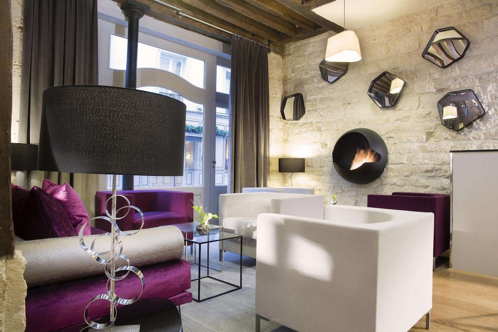 Hotel Jacques de Molay 34/44