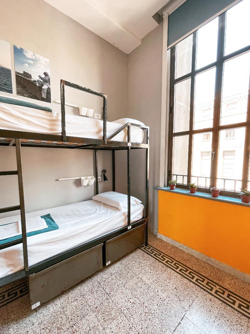 Mixed Dorm, 6 People, Shared Bathroom