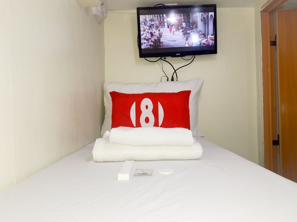 8Hostel photo5
