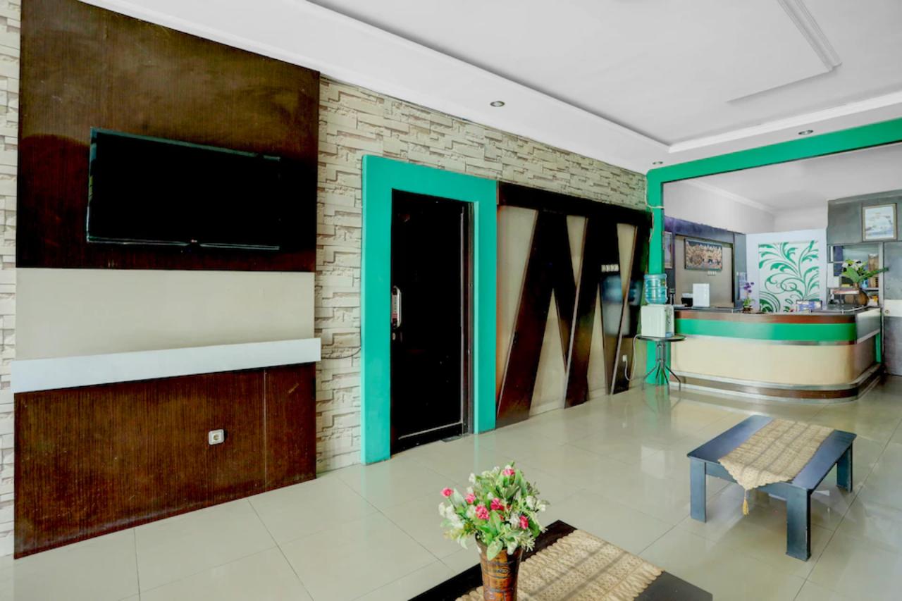 Lobby at Hotel O near Museum Lambung Mangkurat formerly Novies Guest House, BANJARBARU
