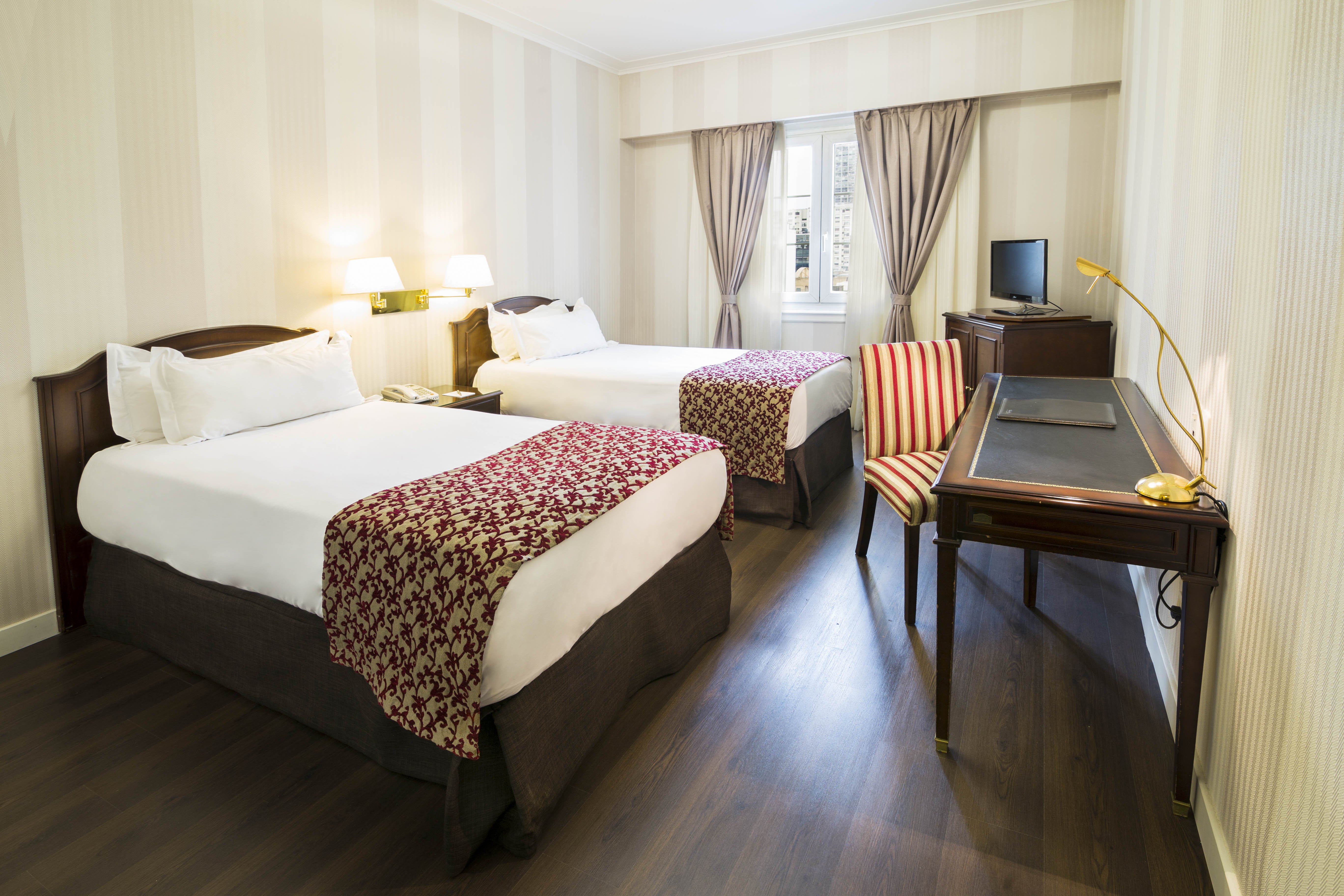 Claridge Hotel 20/74