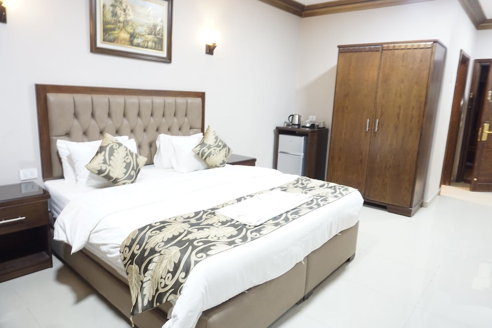 Grape Village Hotel 7/59