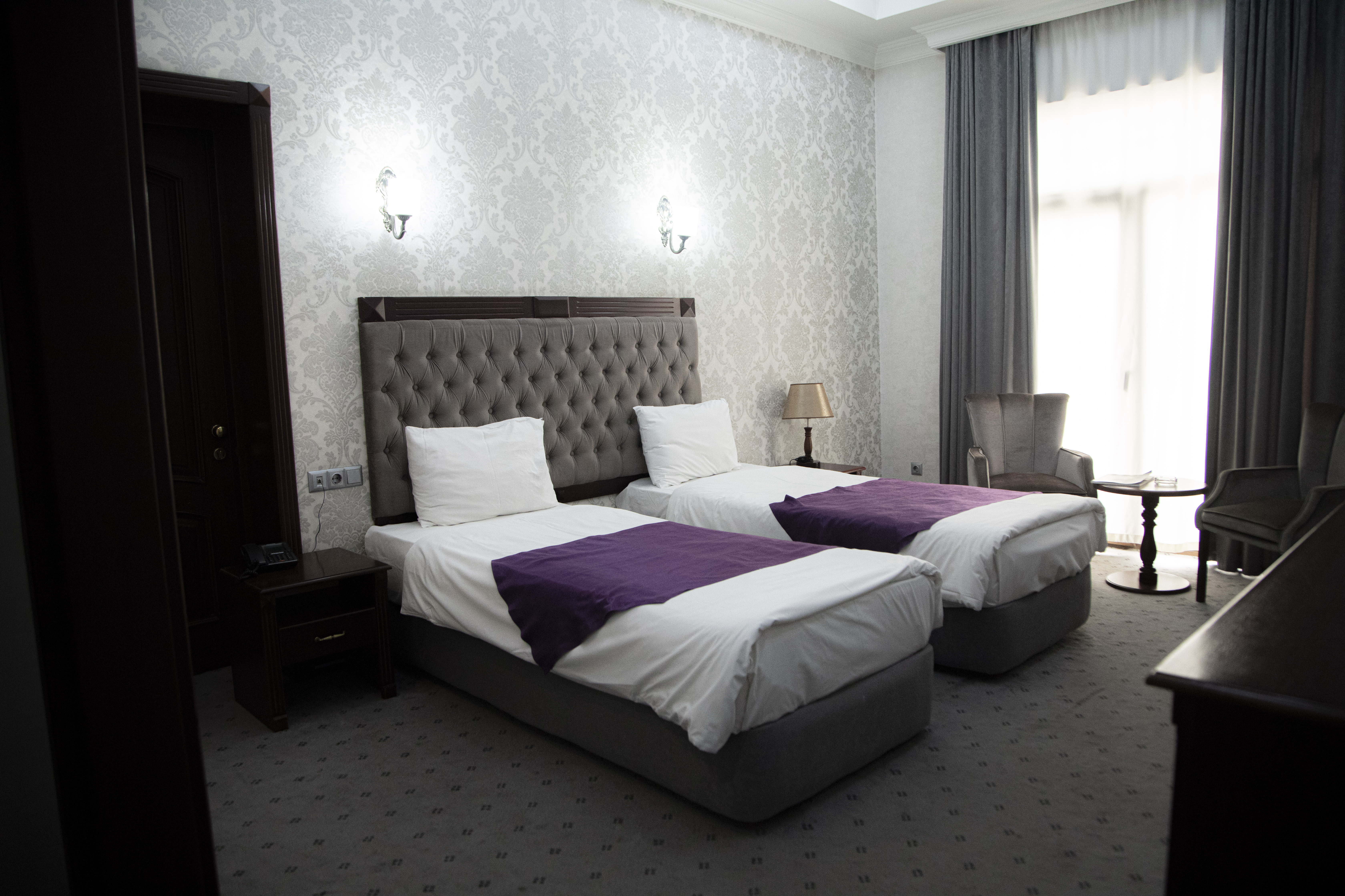 غرفة قياسية بسرير مزدوج أو سريرين منفصلين، Capitol Hotel 4/6