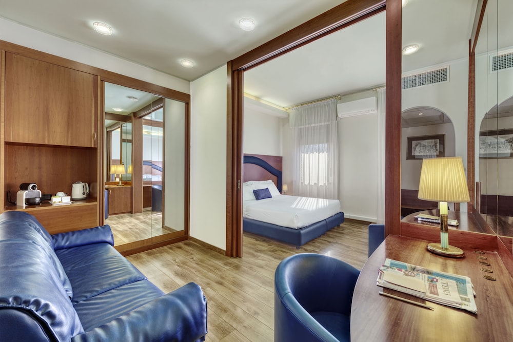 Hotel Carlton 37/62