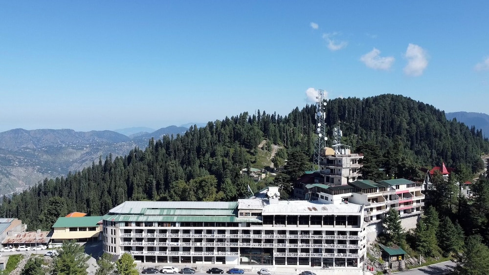 Shangrila Hotel & Resort Changla Gali 16/57