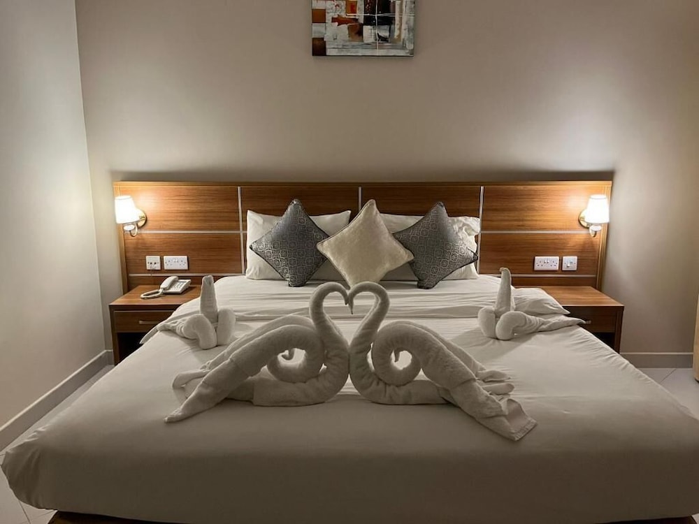 Muscat Hills Hotel 17/63