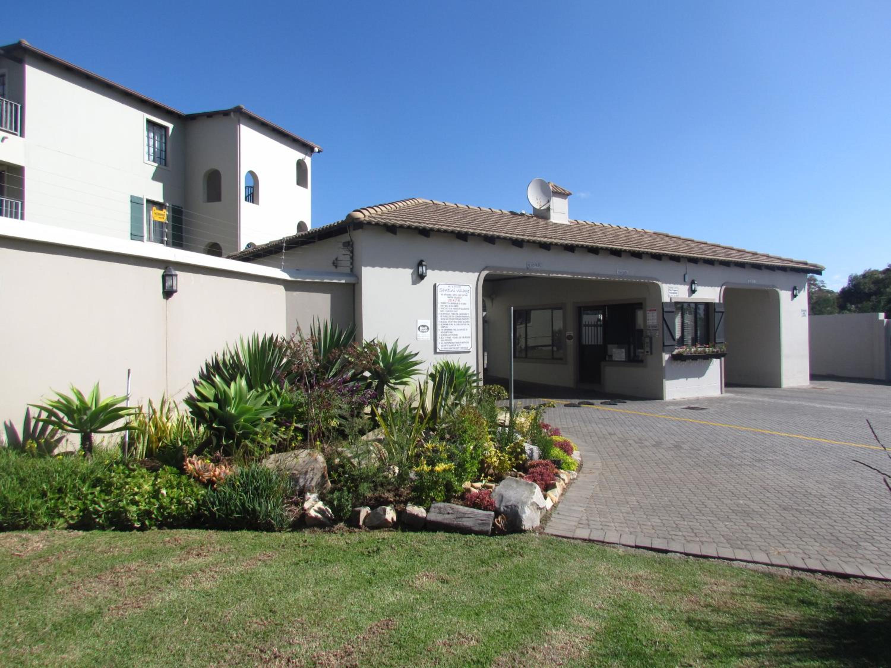 Santini Lace Self Catering 19/29