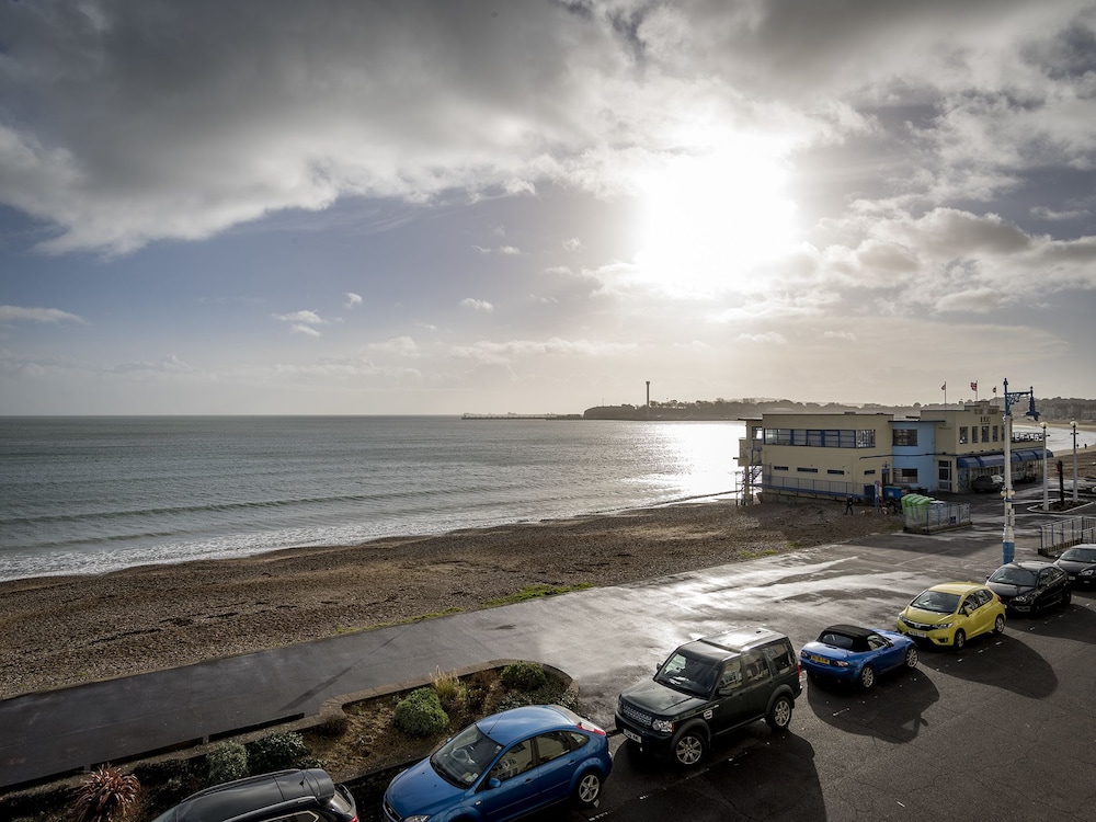 Channel View Guest House 41/44