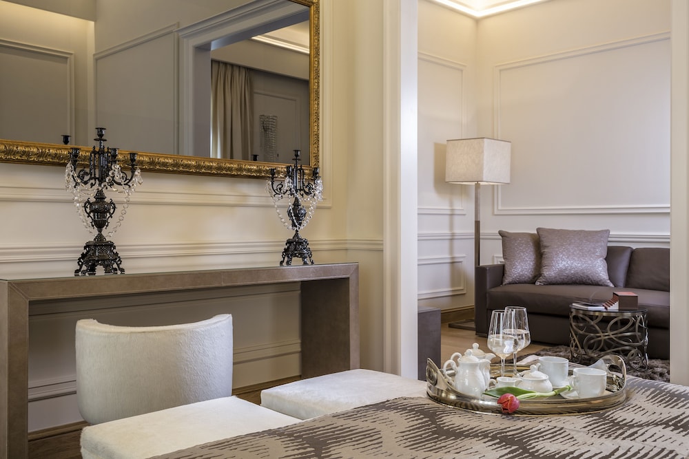 3sixty Hotel Suites 50/50