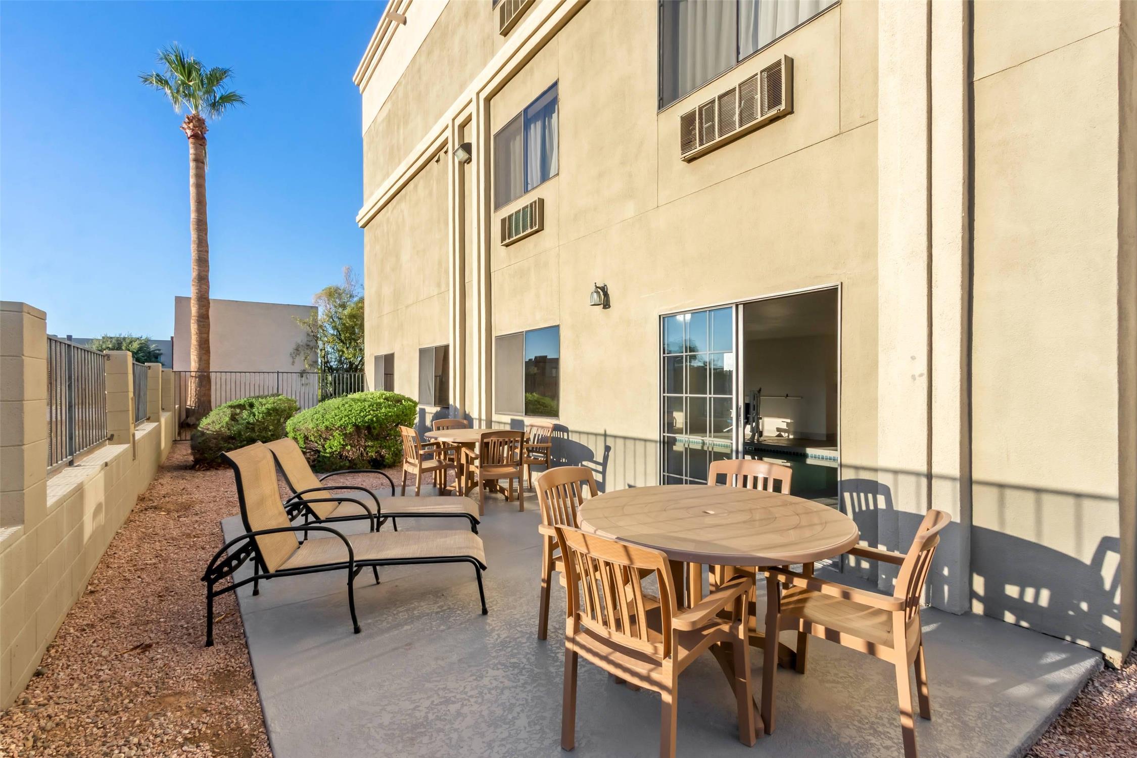 Comfort Inn and Suites Surprise Near Sun City West 31/55