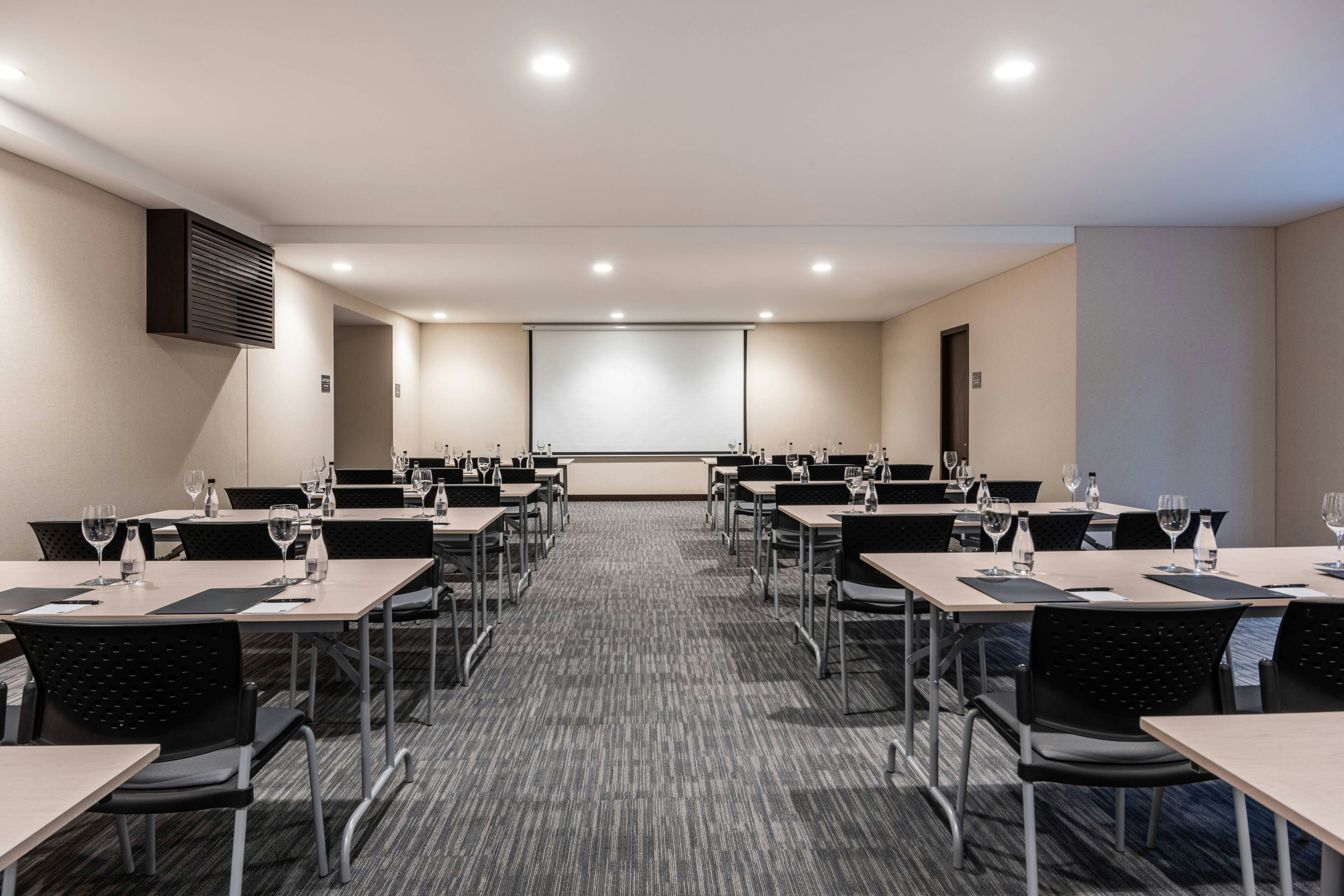 AC Hotel by Marriott Bogota Zona T 54/59