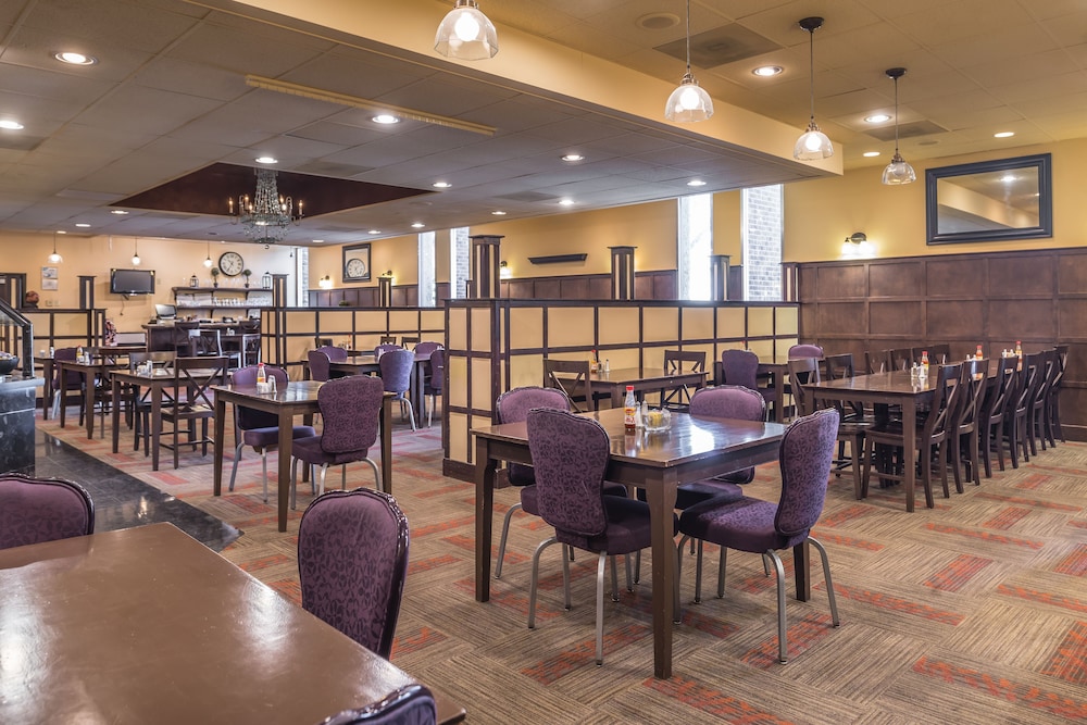 Hawthorne Inn and Conference Center 48/64