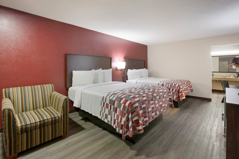 Red Roof Inn Dillon, SC 27/53