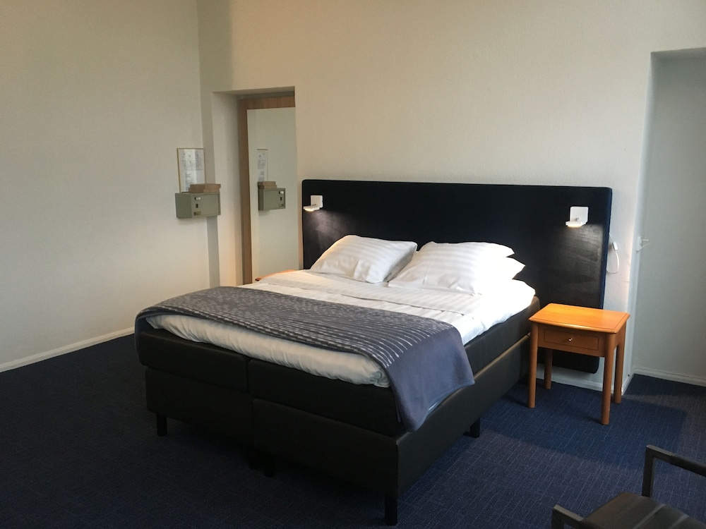 Hotel Wilhelmina 11/37