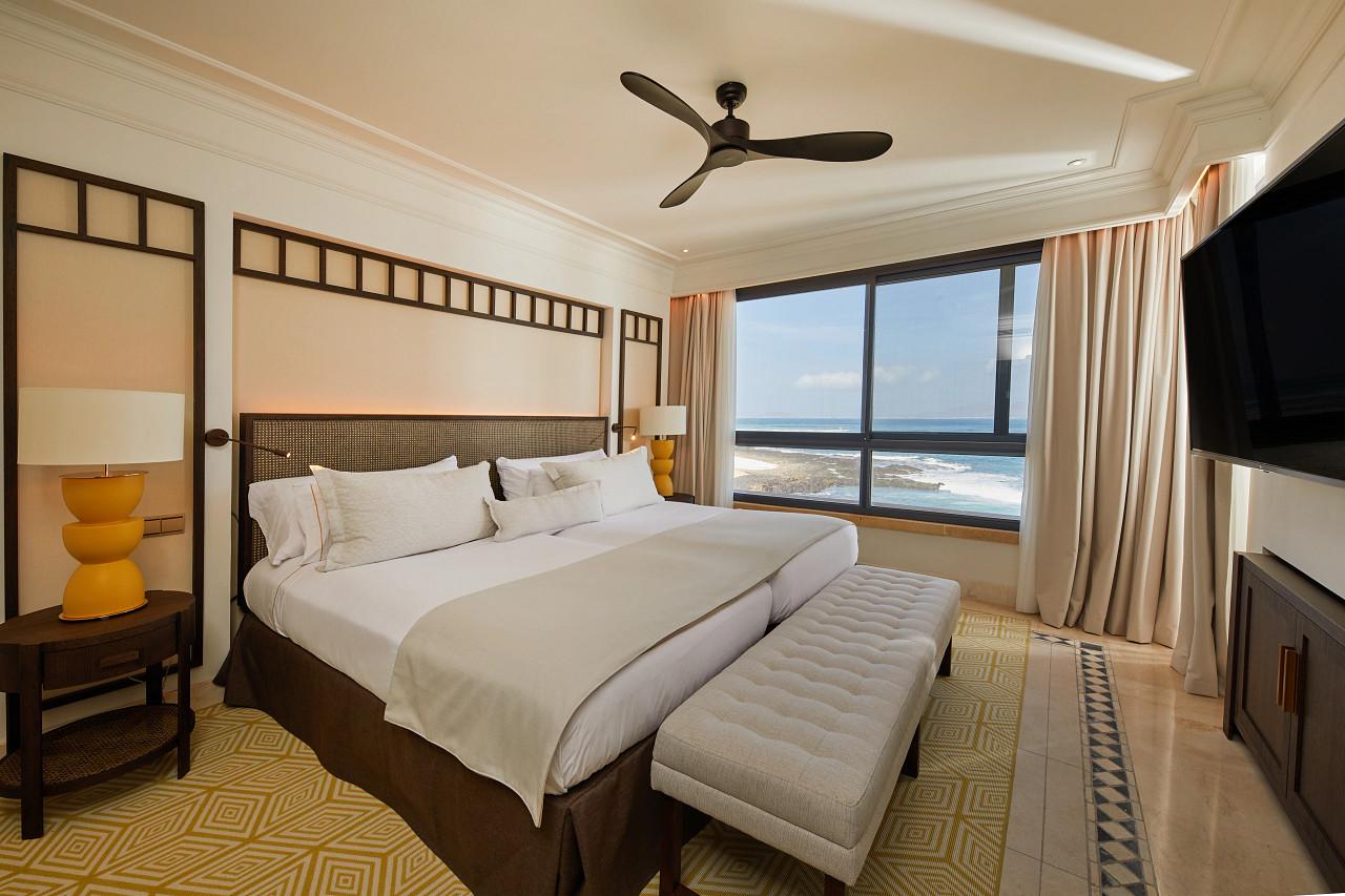 Club, Junior Suite, Ocean Front, Balcony or Terrace