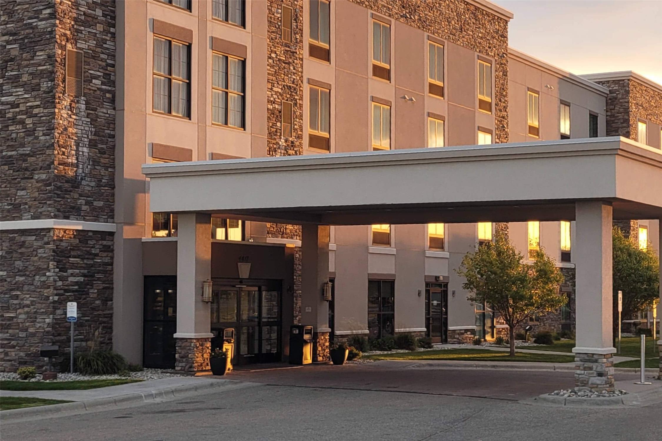 Comfort Suites Fargo Medical Center 5/60