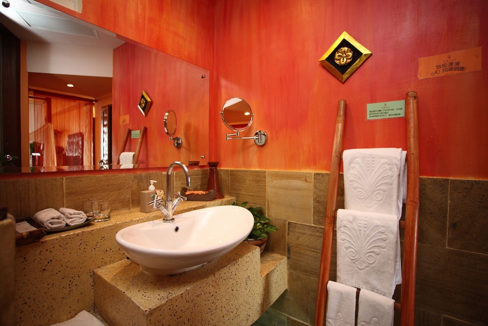 Red Garden Resort 30/70