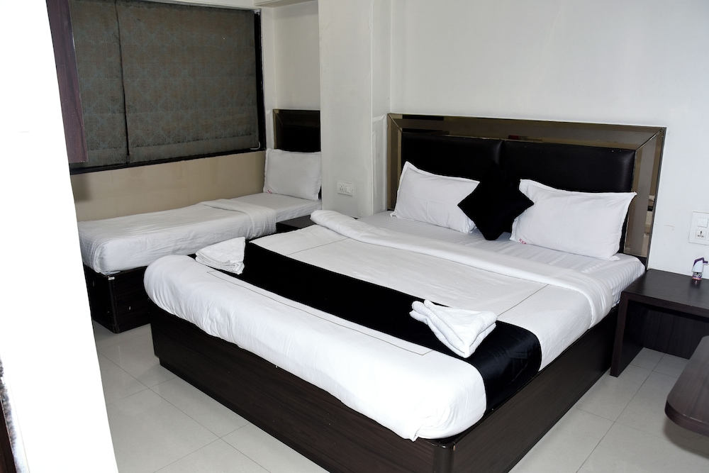 غرفة قياسية بسرير مزدوج، Kamran Residency 3/10