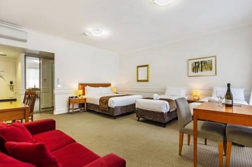 Beaumont Kew Hotel 23/47