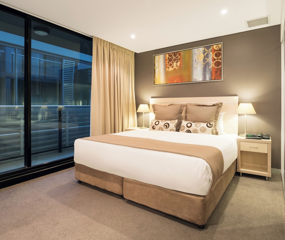 Oaks Adelaide Horizons Suites 38/70