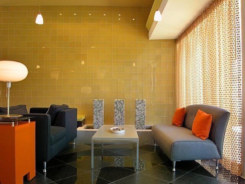 7 Springs Inn Suites 36/60