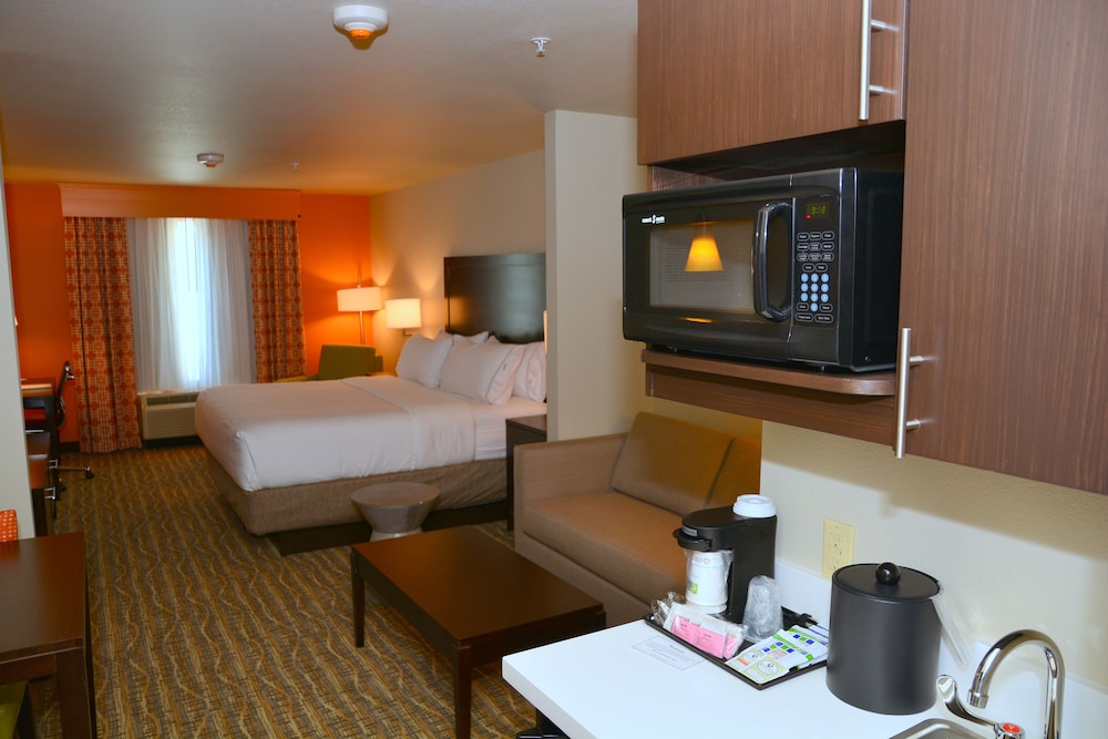 جناح بسرير كينج مع أريكة، Holiday Inn Express & Suites Houston Nw - Tomball Area 6/9