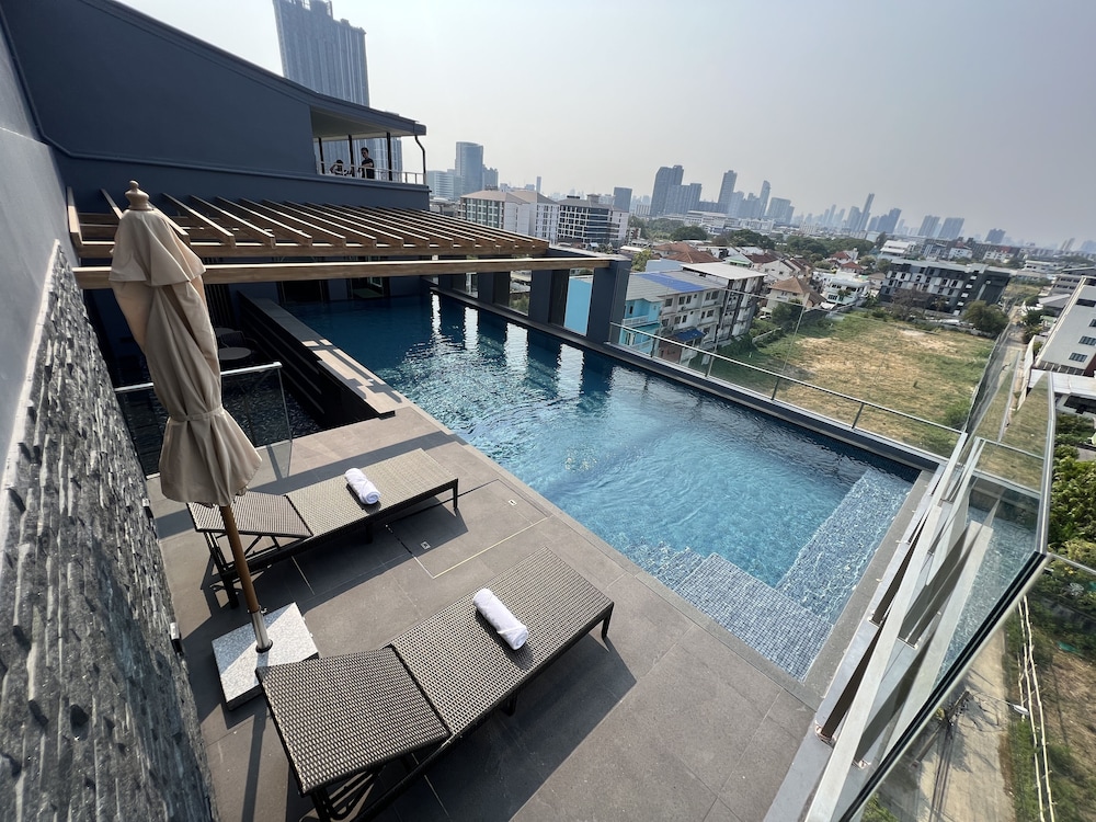 ARNI Skye Hotel 35/37