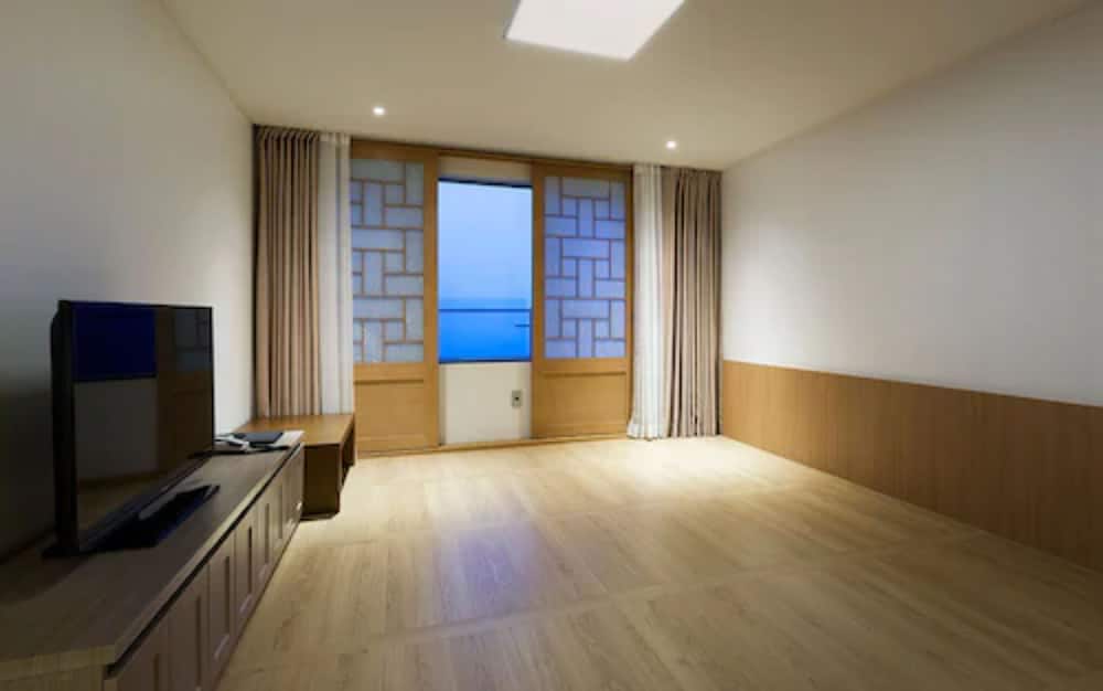 Jeju Noblepia Hotel 16/26