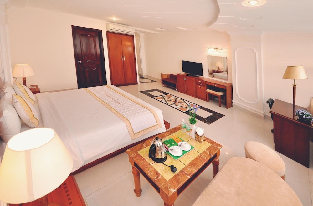 Tan Hoang Long Hotel 13/22