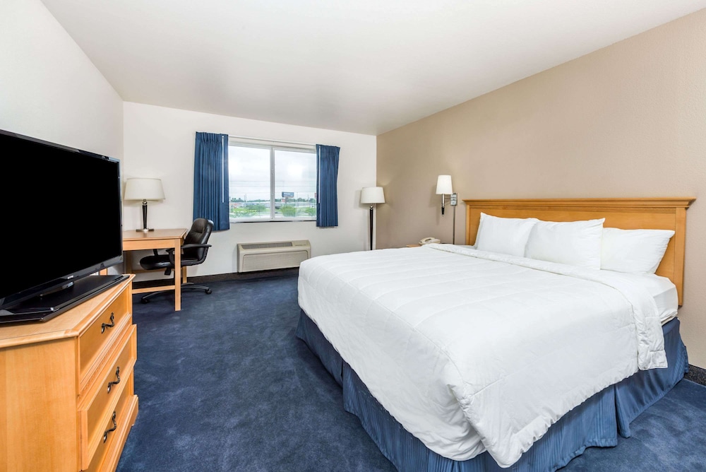 Baymont By Wyndham Indianapolis Northeast 18/45