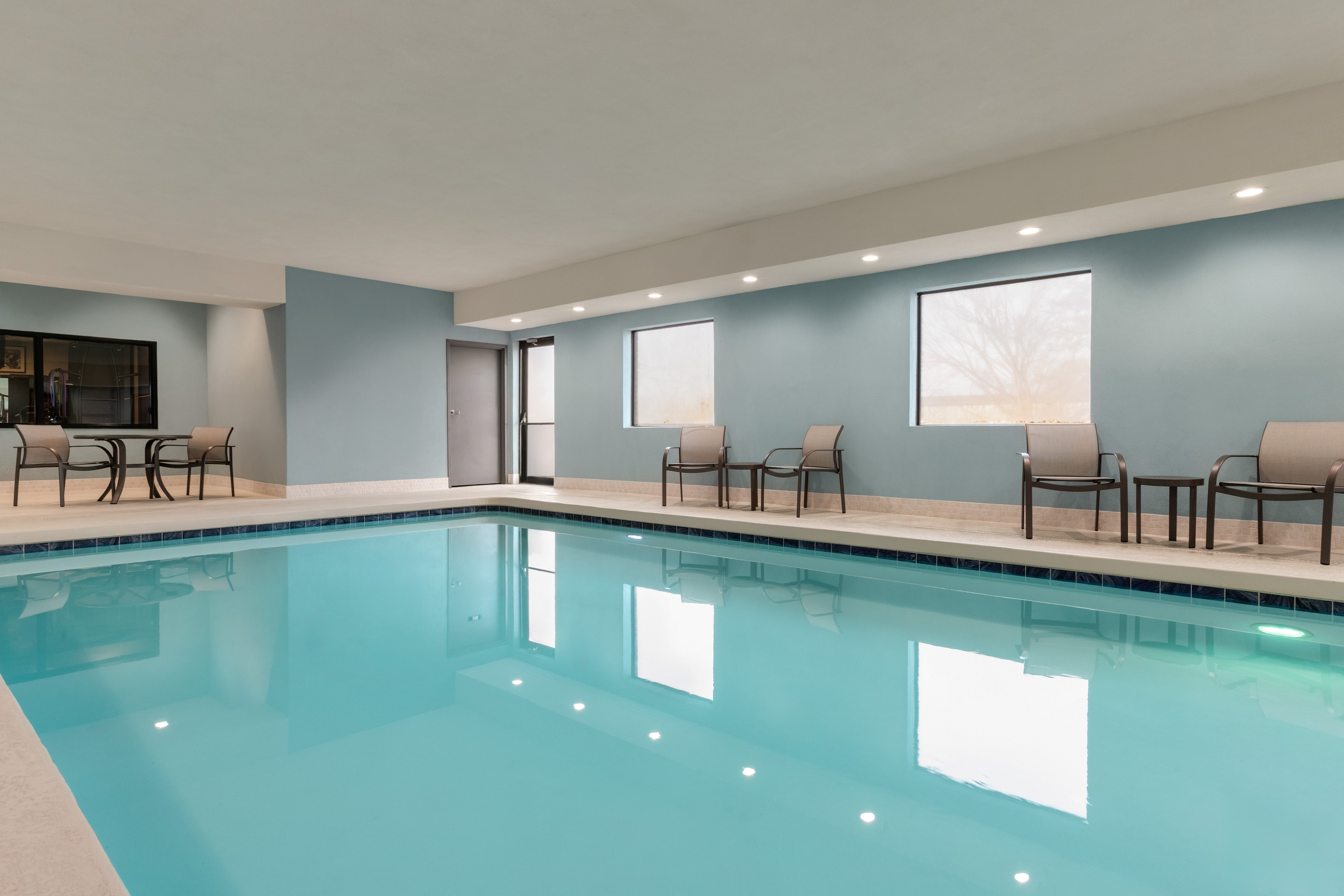 Holiday Inn Express Hotel Suites Edmond 39/63