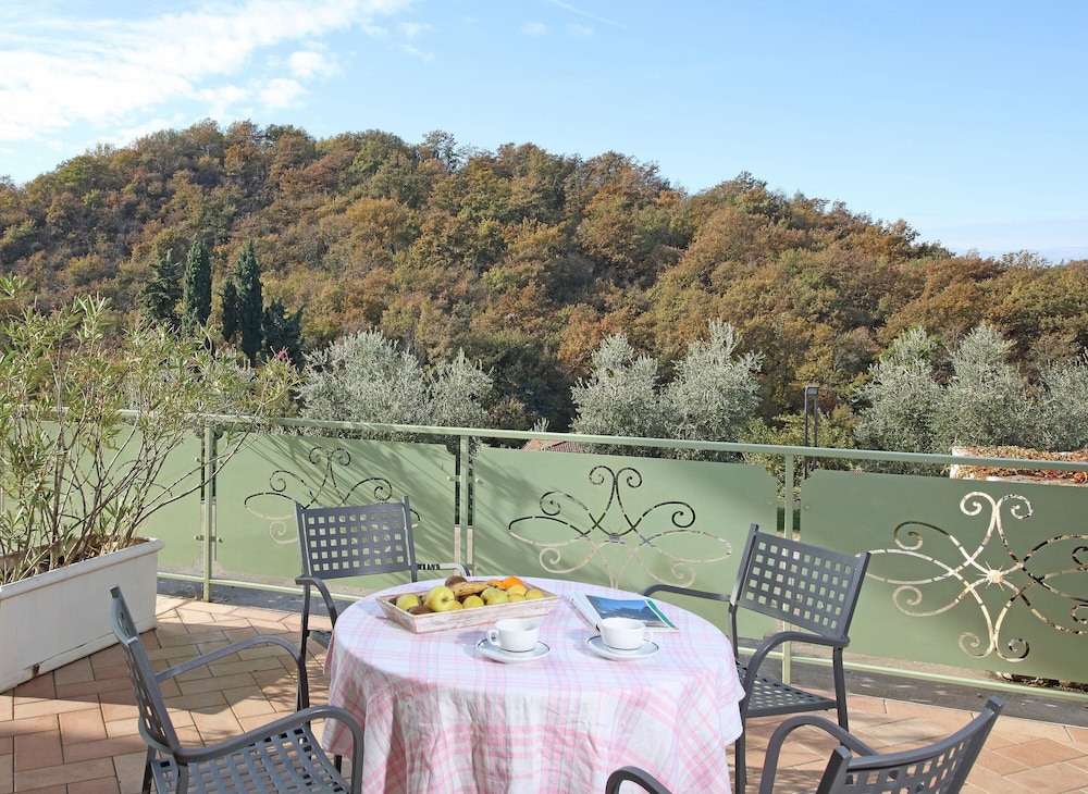 Residence San Rocco in SOIANO DEL LAGO