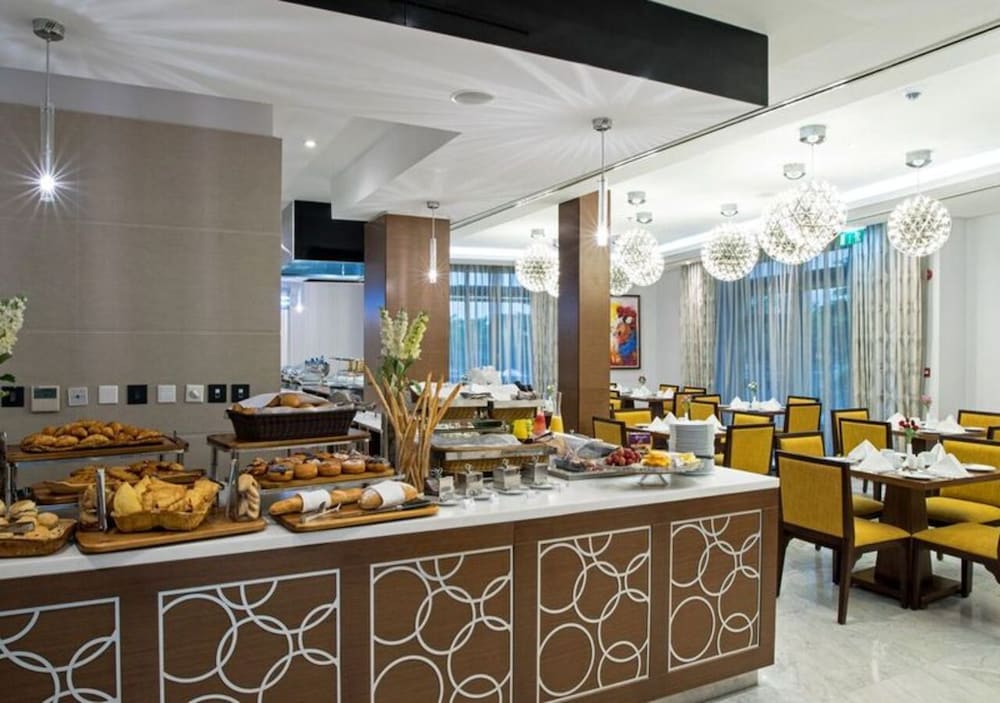 The Envoy Hotel 37/50