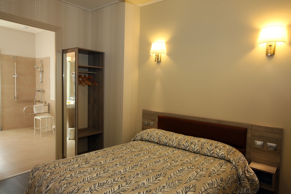 HOTEL SUNNY 24/45