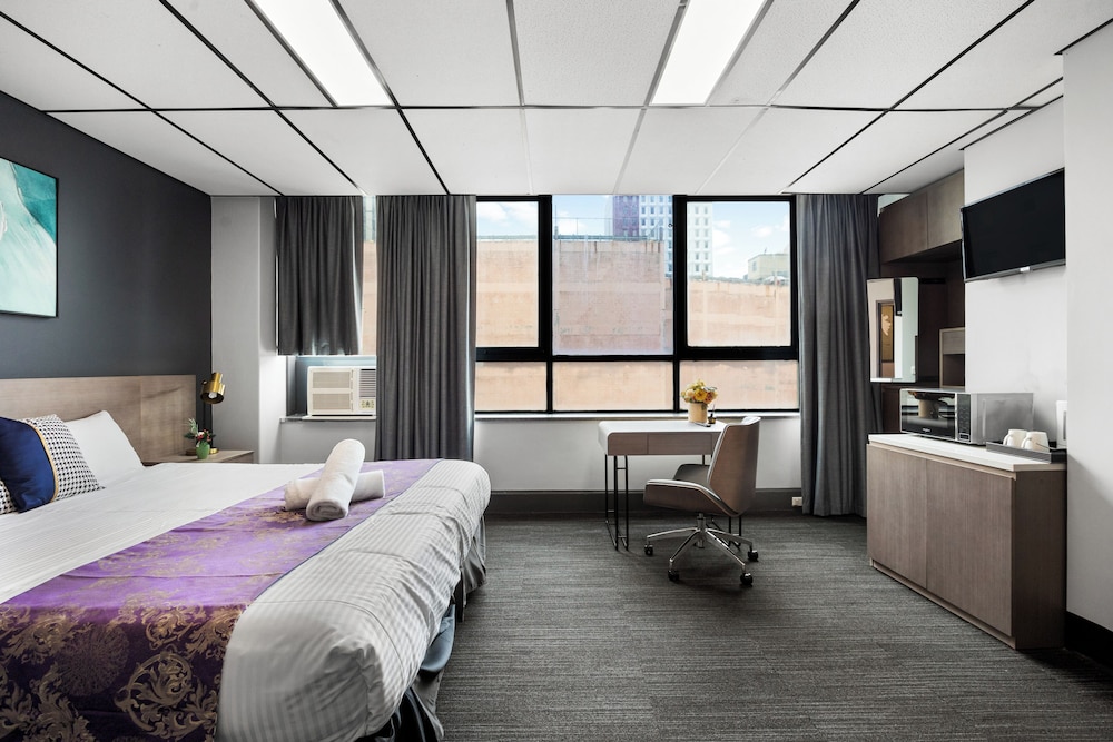 PREMIUM, KING BED