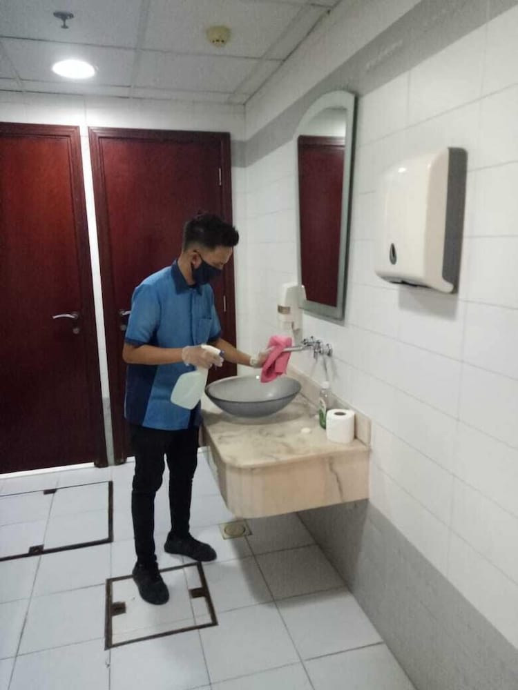 Al Raya Hotel Apartments 63/63