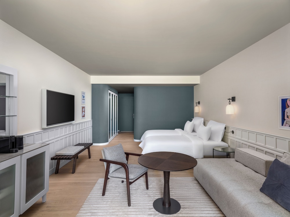 Deluxe, Double and Twin Beds, Garden View, Jetted Tub
