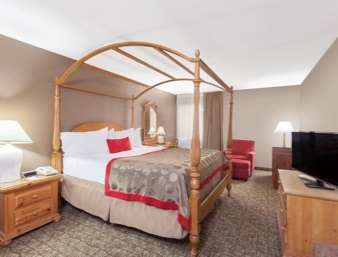 Ramada by Wyndham Fresno North 14/43