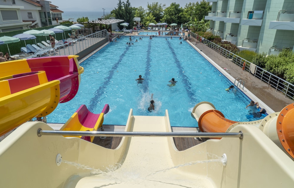 Grand Belish Hotel 23/24