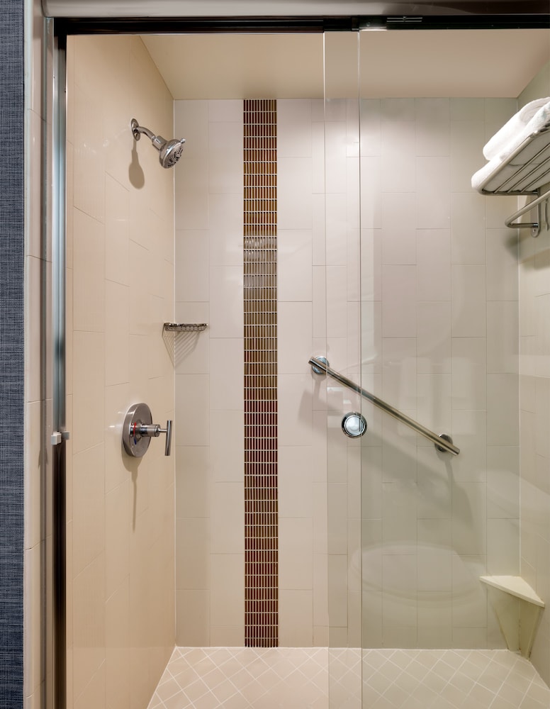 Hyatt Place At Anaheim Resort Convention Center 67/71