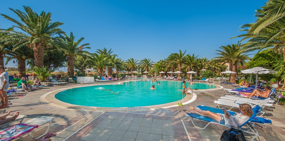 Akti Beach Club 40/50