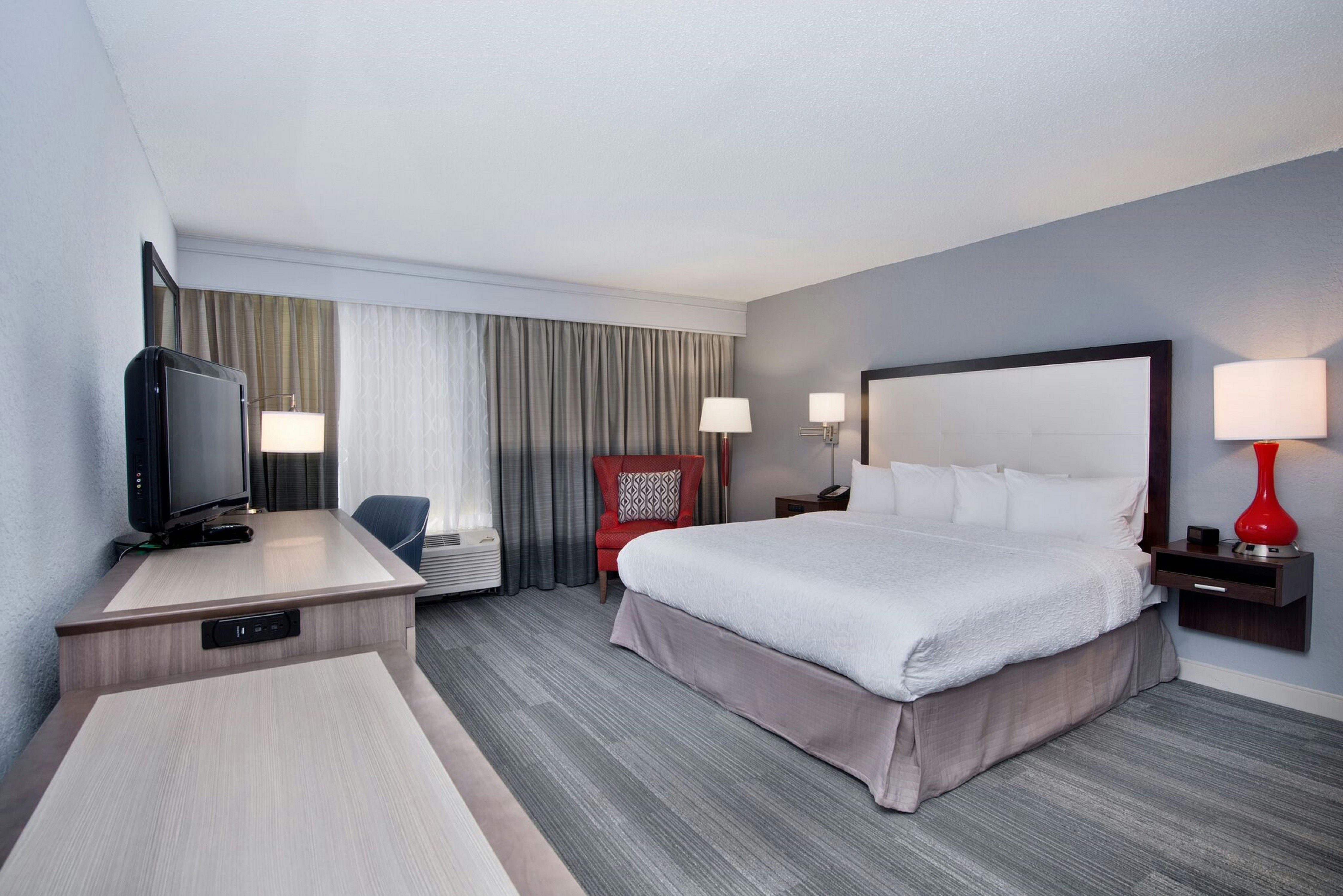 ROOM, KING BED, ACCESSIBLE