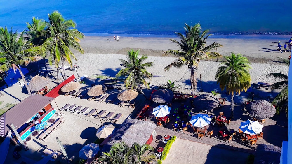 Smugglers Cove Beach Resort and Hotel 34/50