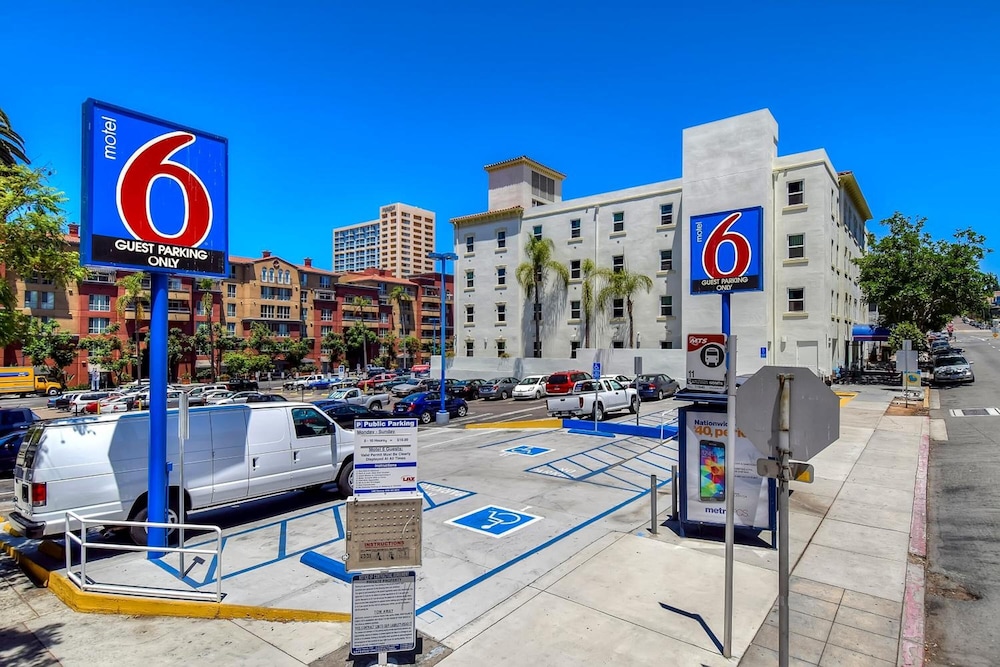 Motel6 San Diego, CA - Downtown 31/50